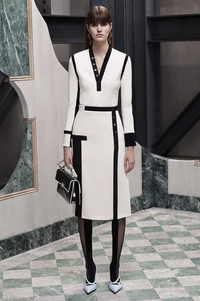 Look 17